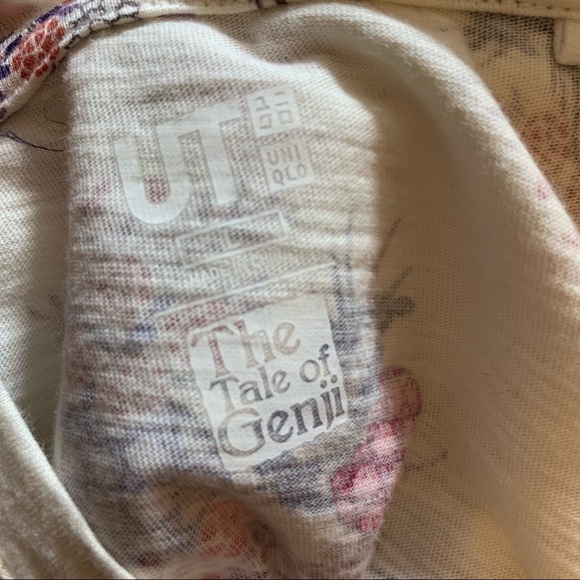The Tale of Gengi White patterned Uniqlo T-shirt Size Large - Picture 3 of 4